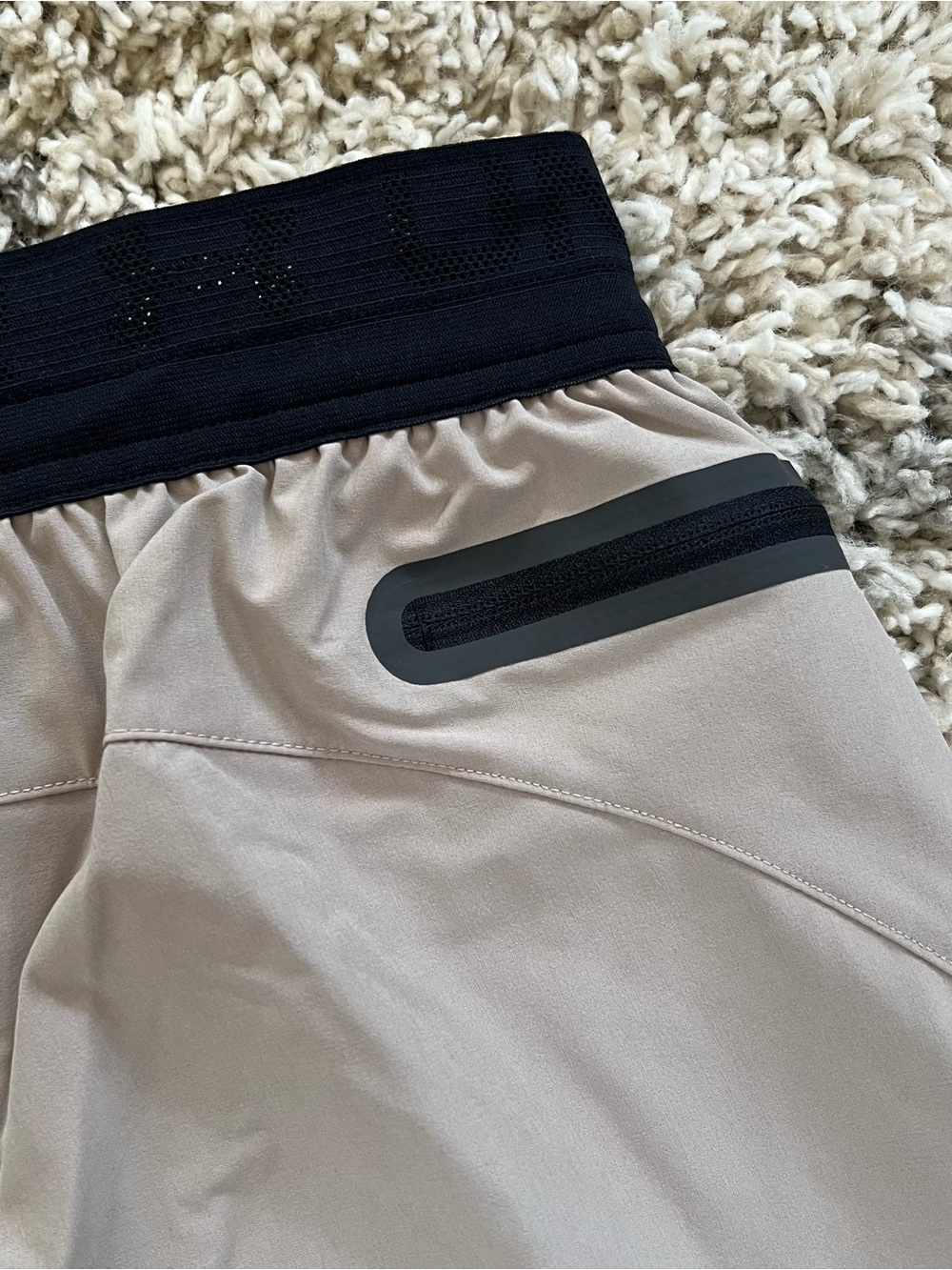 🖤NWT🖤 UNDER ARMOUR UA Vanish Elite 2 in 1 Shorts in Timberwolf - Picture 9 of 9